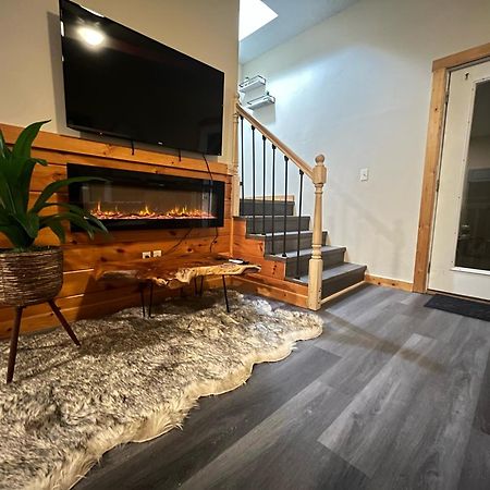 Smokey Mountain Retreat, Hot Tub, Game Room, Sleeps 8! แกตลิงเบิร์ก ภายนอก รูปภาพ